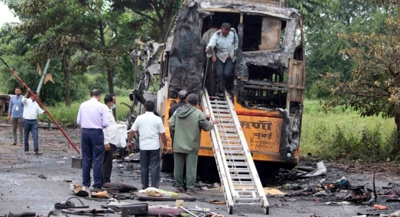 Най малко 12 души са загинали и 43 са били ранени