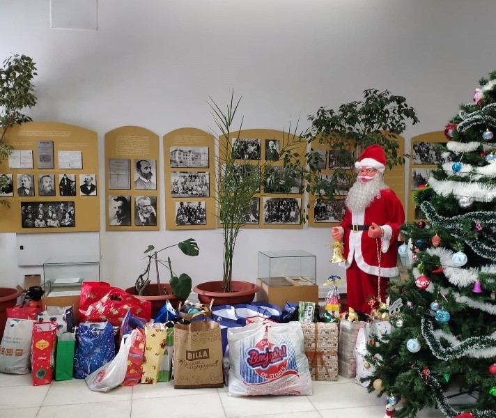 И тази година голямото семейство на СУ Христо Ботев подпомогна