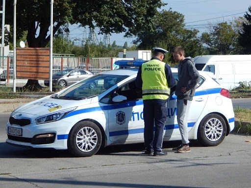 Хванаха дрогиран младеж от Плевенско зад волана в Бяла Слатина
