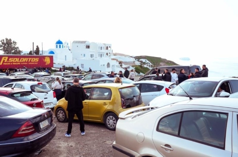 В 15 30 ч очакваме девет българи да отплават от остров