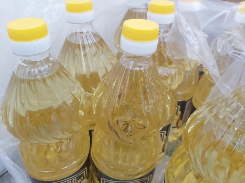 Хлапак открадна 12 бутилки олио от свой съселянин във Врачанско