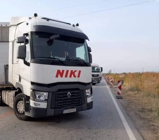 Недоволни от ситуацията на граничния пункт на Дунав мост 2