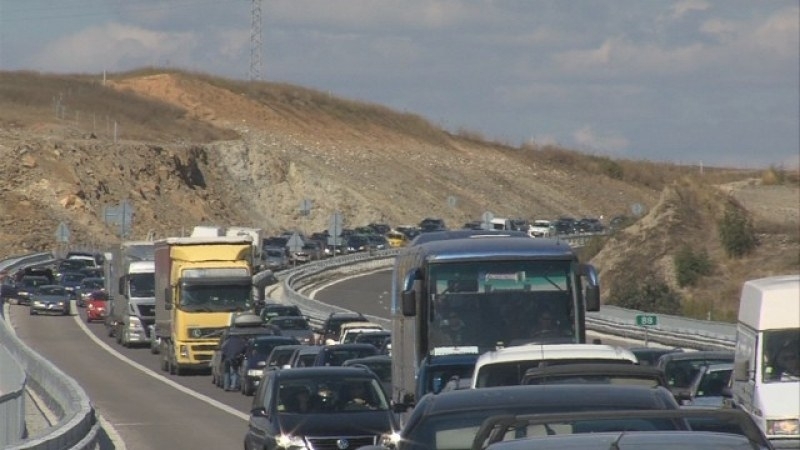 Временно движението при км 49 на АМ Струма в посока