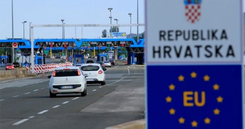 Полицията все още държи затворен контролно пропускателния пункт Обриже на хърватско словенската