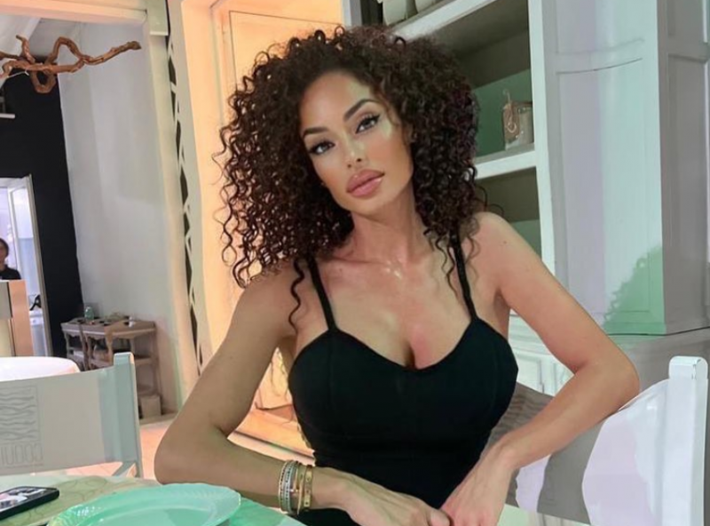 Преди няколко месеца бившата половинка на Марио Балотели Рафаела