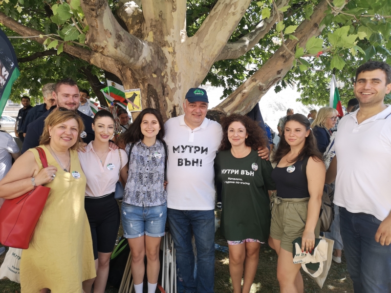 Точно една година по късно от началото на протестите Арман Бабикян