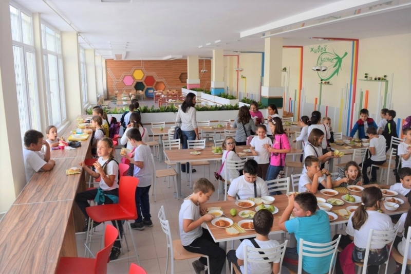 Скачат таксите за храната на учениците във Враца стана ясно