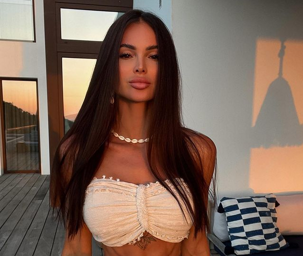 София Малолетова е притежателката на едно от най сексапилните и стегнати