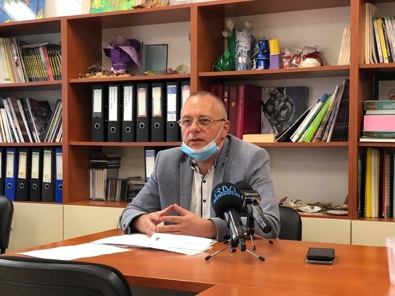 Във връзка с констатирани замърсявания с отпадъци на пътните отбивки