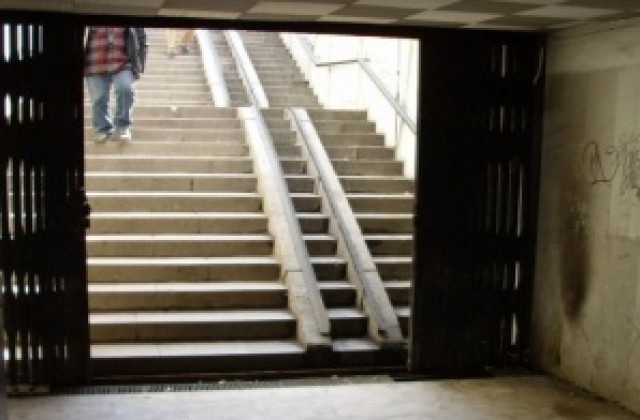 Софийска районна прокуратура задържа 30 годишен мъж за блудство в подлеза