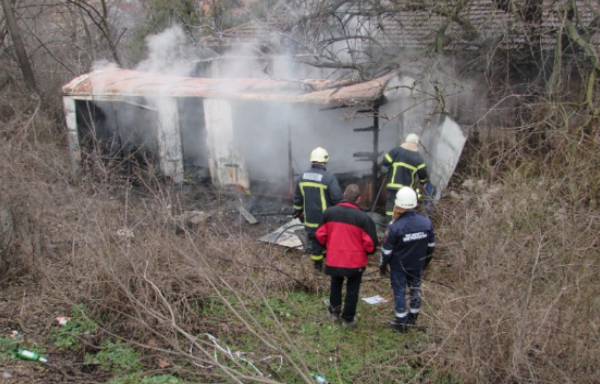 Голям пожар унищожи фургон в Монтанско съобщиха от МВР Вчера в