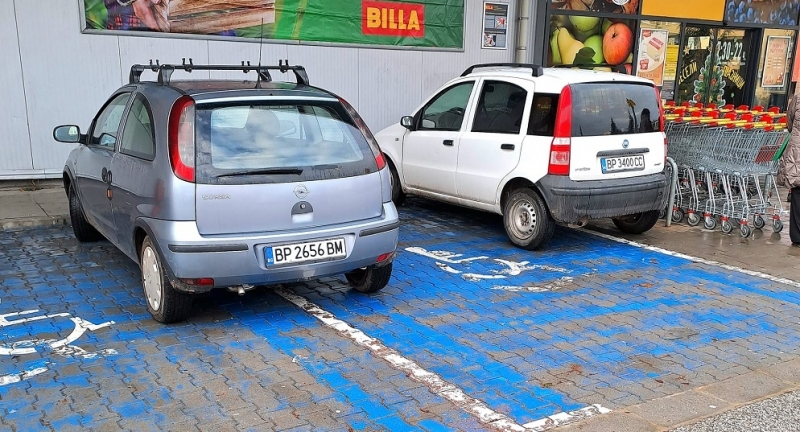 Двама шофьори шашнаха врачани с паркирането си научи агенция BulNews