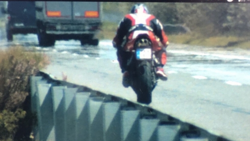 Моторист движещ се с 229 км ч по автомагистрала Тракия заснеха