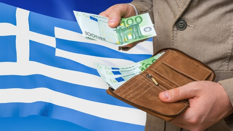 От 1 април: Минималната заплата в Гърция става 780 евро