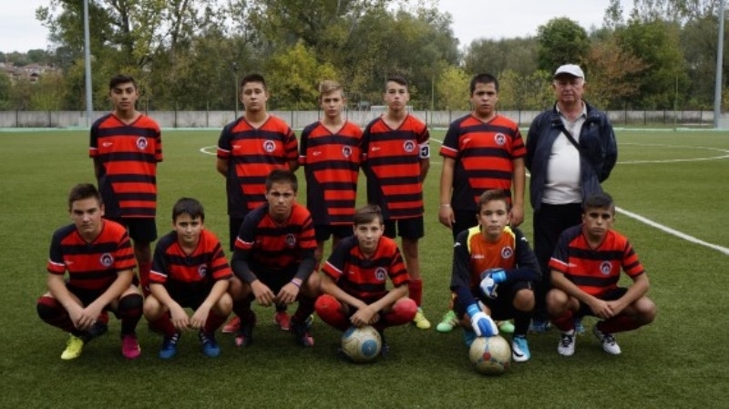 Детският отбор на ОФК Локомотив Мездра срази като гост