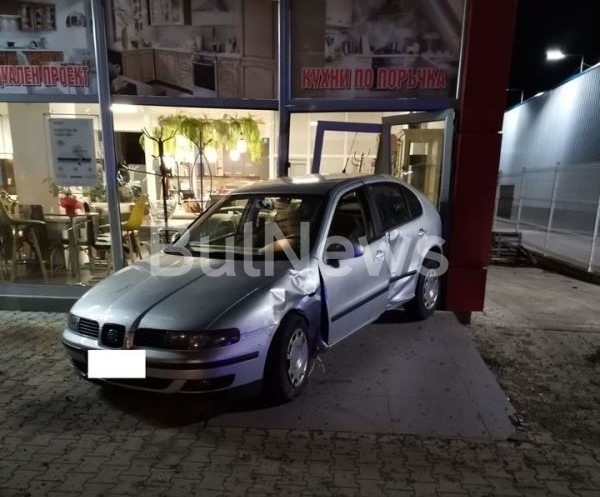 Агенция BulNews се сдоби с видео от катастрофата в мебелен