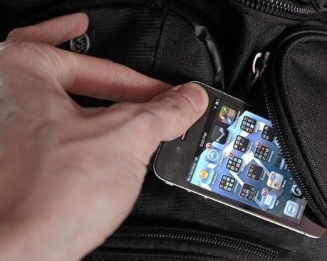 Заловиха крадец задигнал мобилен телефон на жена от Враца съобщиха