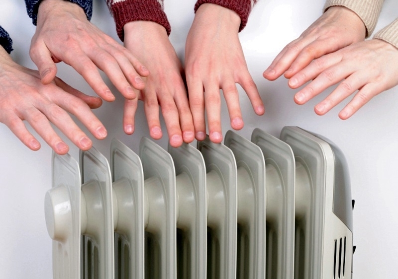 Започва изплащането на гласуваната от служебното правителство допълнителна еднократна помощ