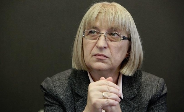 Цецка Цачева: Докладът за напредъка на България в реформирането на ...