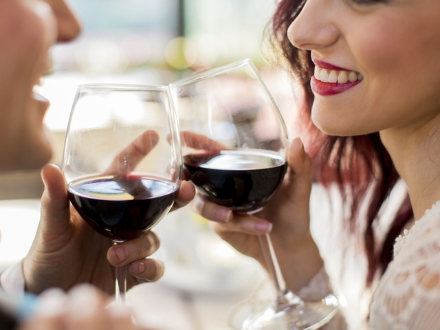 Моногамията е културно заложена в представите ни за връзка Никой