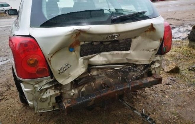 Бус и джип се натресоха във Враца, единият водач е с мозъчно сътресение