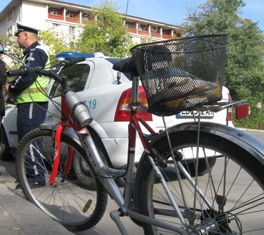 Пиян колоездач е бил спрян от органите на реда в