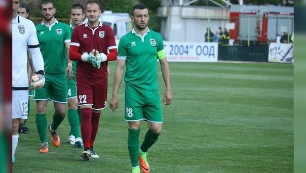 Капитанът на изпадналия от елита ни Пирин Благоевград Юлиан