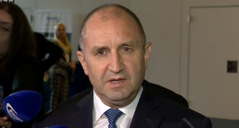 Президентът Румен Радев заяви че ще обяви кога ще връчи