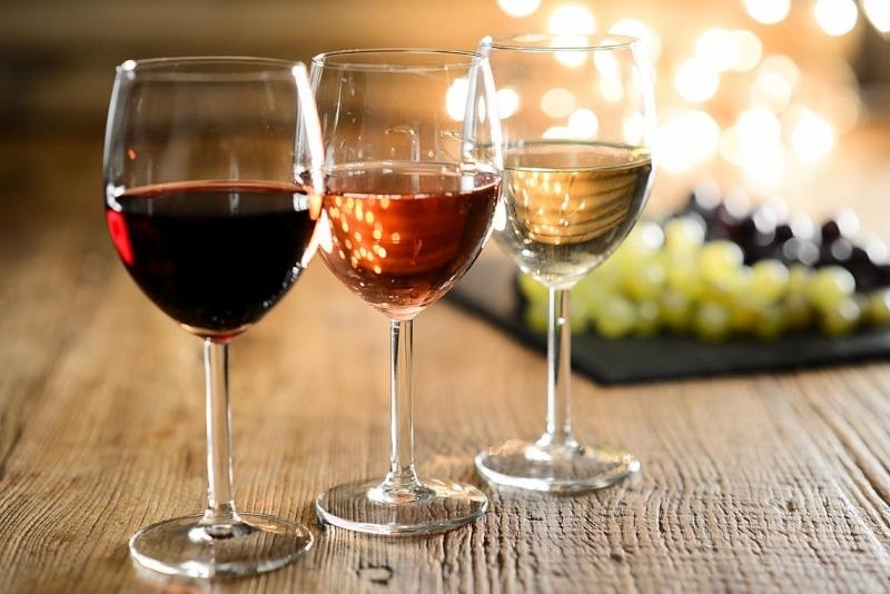 Виното е една от най-старите напитки на земята.  И днес то е