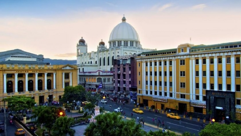 Предстои Ел Салвадор да стане първата страна която ще приеме