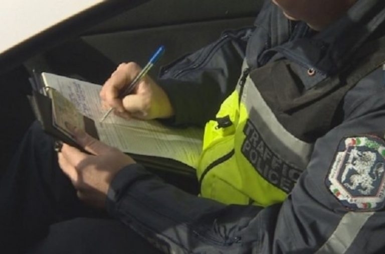Полицаи заловиха пияни шофьори да бръмчат из Врачанско друснаха им