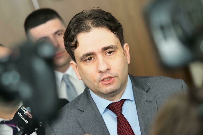 Божидар Божанов: Свързана с Таки фирма ще владее информацията за движение на автомобили