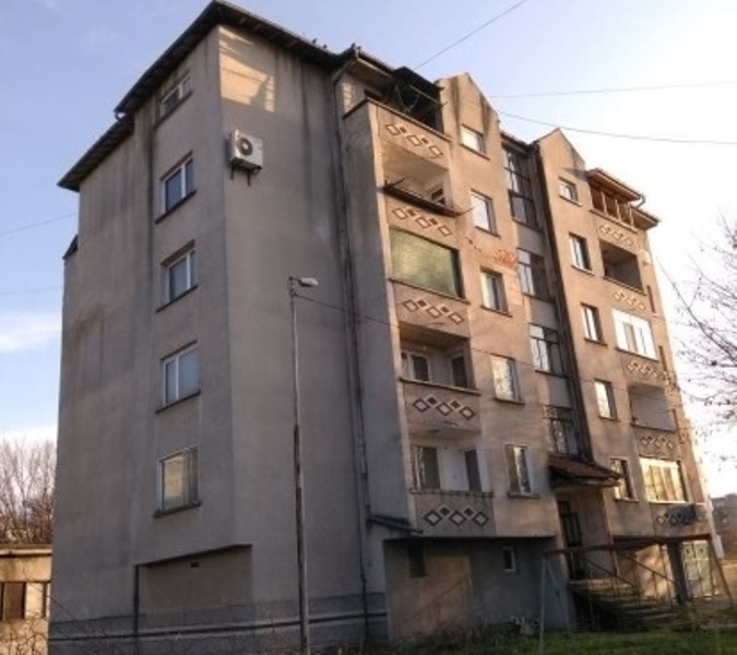 Частен съдебен изпълнител обяви за публична продан многостаен апартамент във