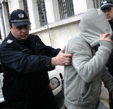 Седмокласник от Криводол осъждан за редица кражби грабежи и хулиганства