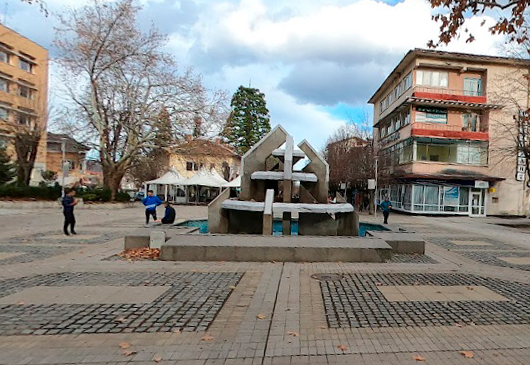 Нов светещ и пеещ фонтан ще радва жителите и гостите