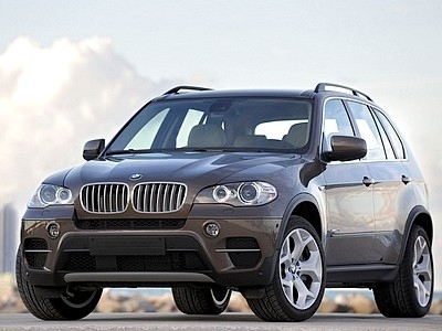 Полицията разследва кражба от лъскав джип в Берковица Огледалата на