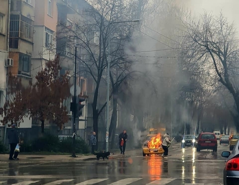 От полицията съобщиха каква е причината за пожара изпепелил такси