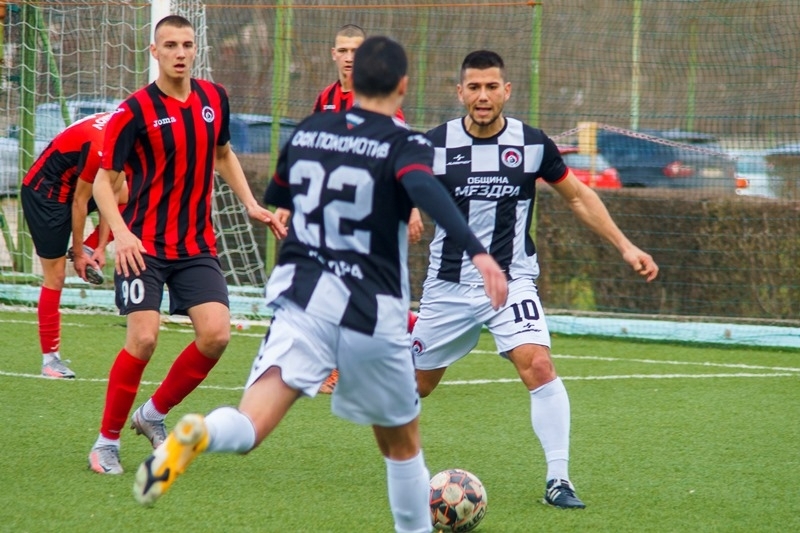 Третодивизионният Локомотив Мездра победи с 3 1 юношите старша възраст на