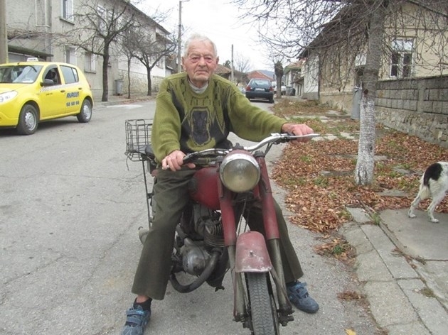 Възрастен видинчанин без книжка е хванат да управлява нередовен мотор