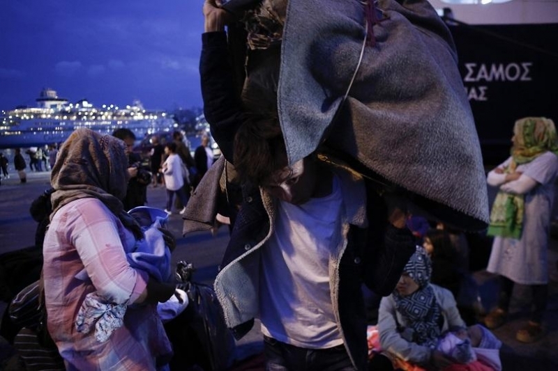 Пожар избухна в център за бежанци и мигранти на гръцкия