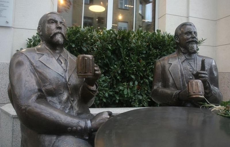 Столичани вече могат да си пият бирата с братя Прошек