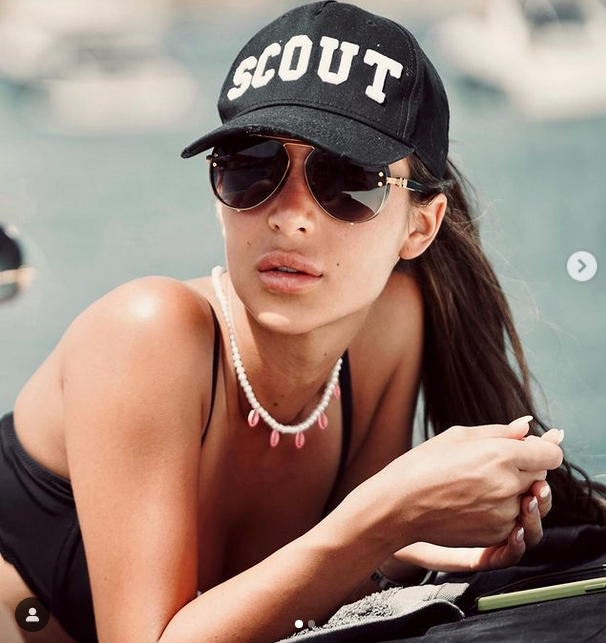 Сръбската красавица Анастасия Ражнатович е дъщеря на известната певица Светлана