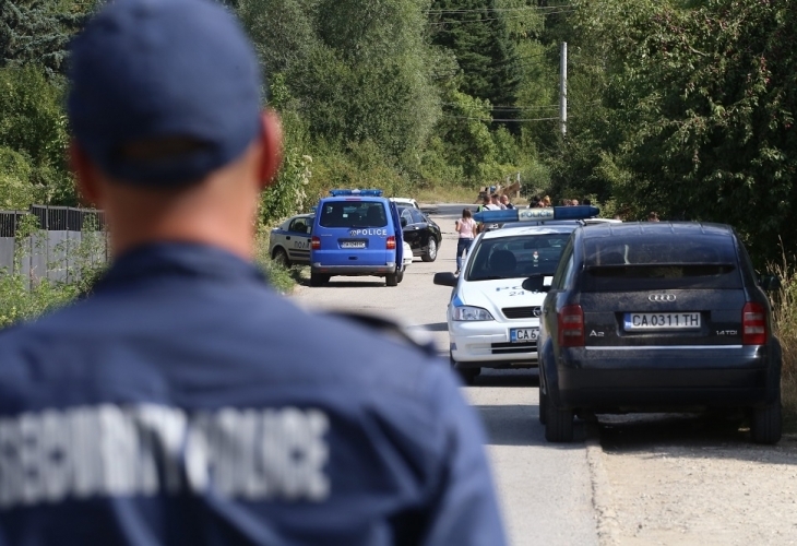 Двойното убийство е било извършено около 9 и 30 тази