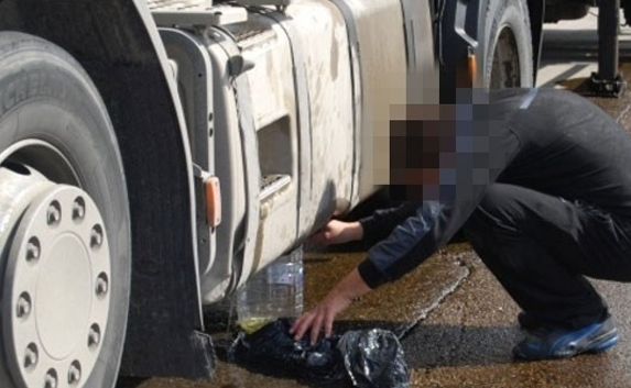 Издирват апаши източили гориво от 2 багера в Козлодуй съобщиха