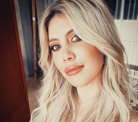 Една от най известните футболни съпруги Уанда Нара се ядоса на