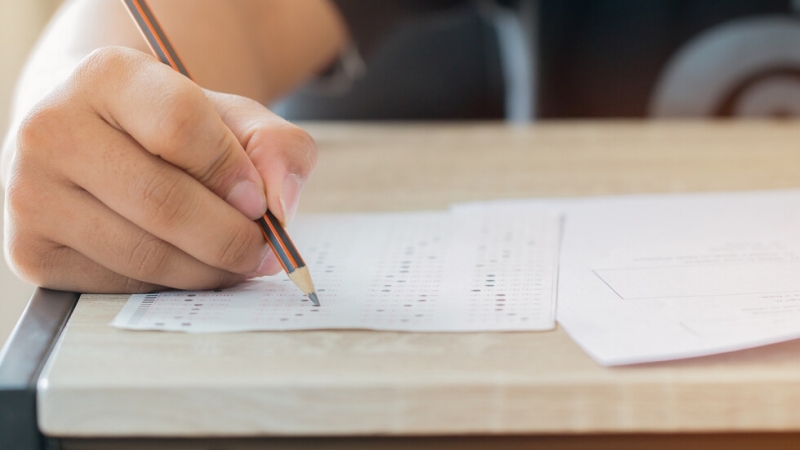 Повече от 111 000 ученици от VII и X клас ще се