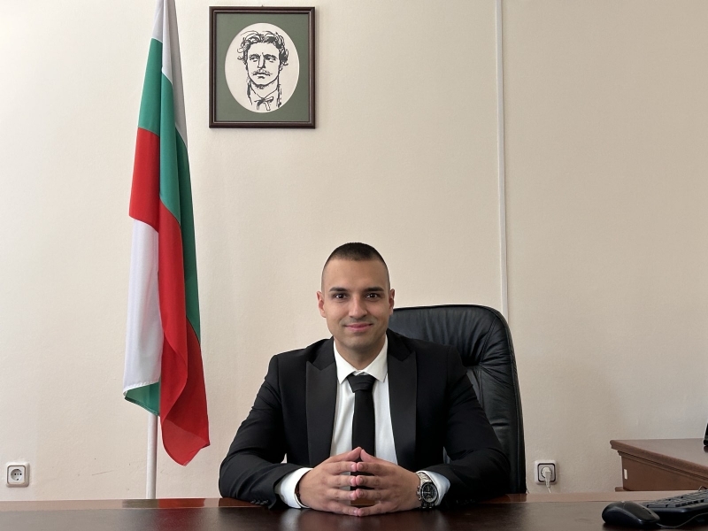 Враца празнува! Изхвърлиха Надя Донкинска от областната управа, вижте ...