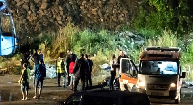 Ремонтът на участъка от път II 16 край Своге в който