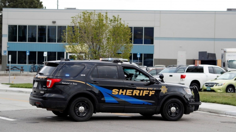 Двама ученици откриха стрелба вчера в училище в Хайландс Ранч