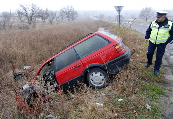 Пиян мъж катастрофира в Монтанско съобщиха от МВР Пътният инцидент